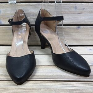 Journee Collection Ankle Strap Black Pumps Size 7